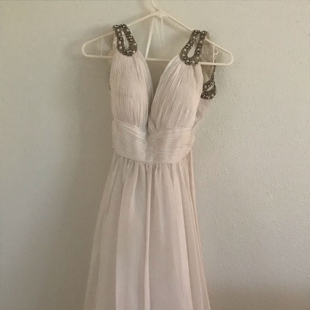 White formal gown. Plus Size.